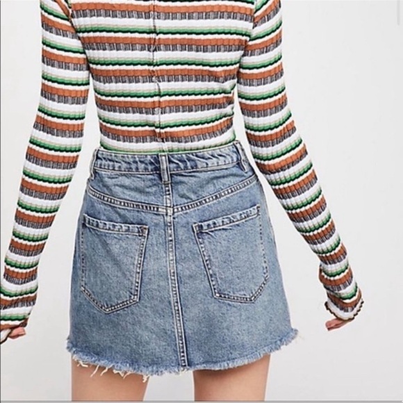 Free People Mini Zip It Up Denim Skirt size 28 - Picture 3 of 15